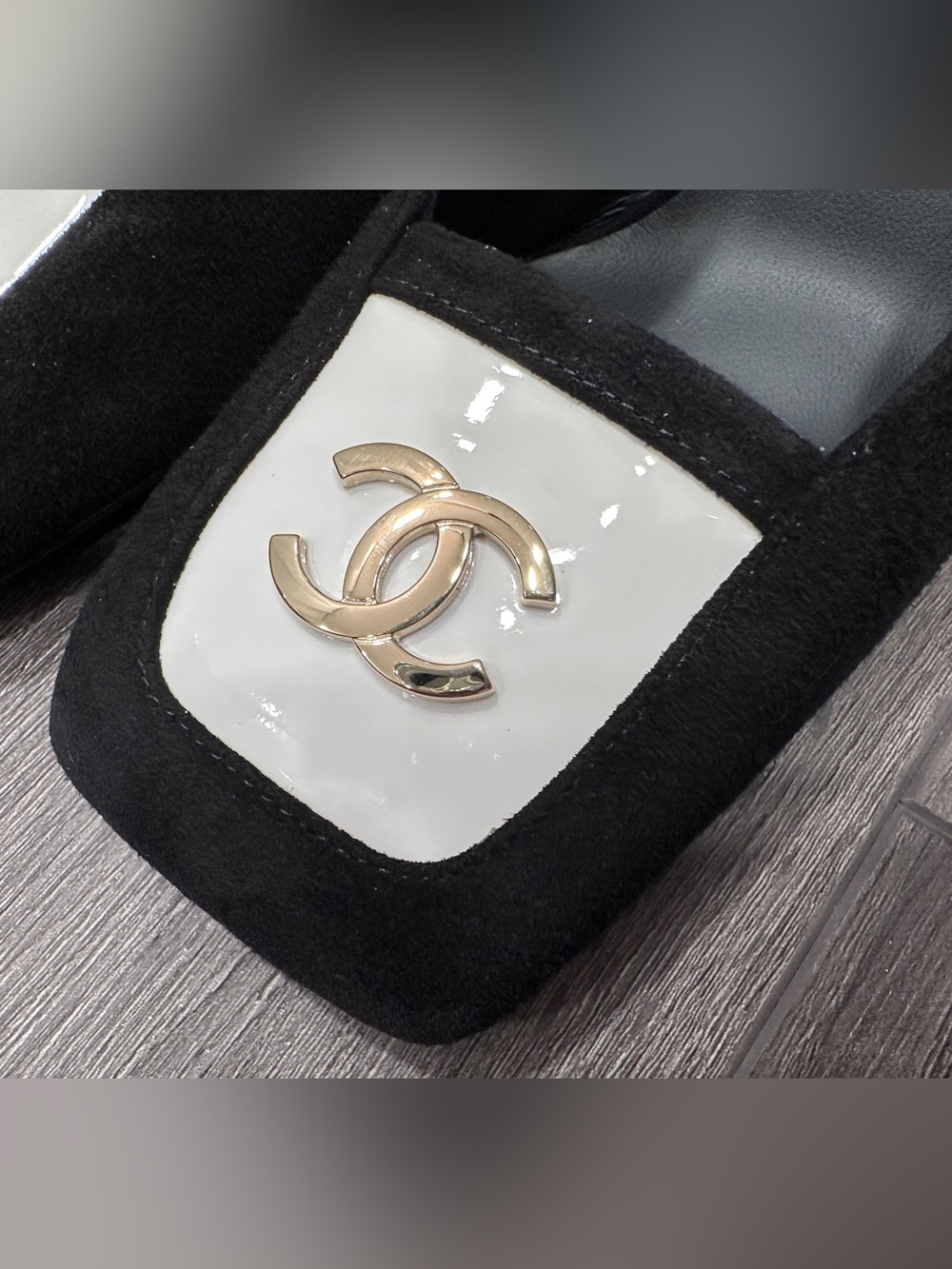 2026 CHANEL BLACK AND WHITE SUEDE GOLD CC LOGO HEELS SLINGBACKS PUMPS SHOES 38C - Picture 6 of 16